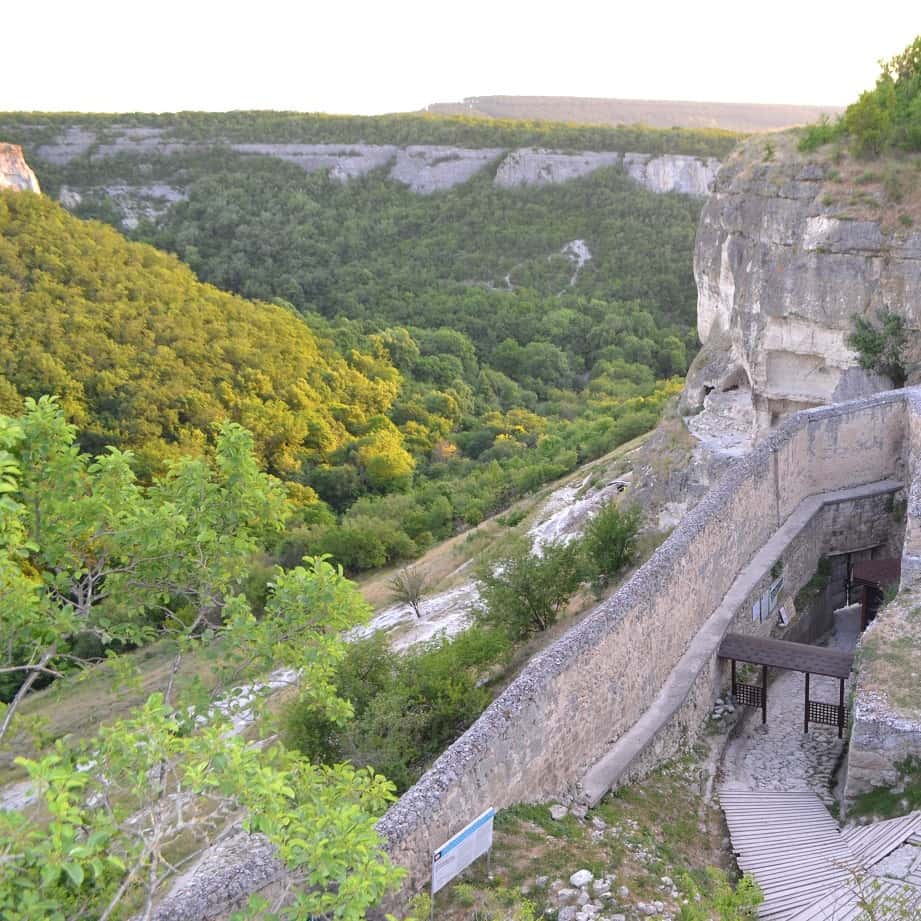 Экскурсия в пещерный город Чуфут Кале